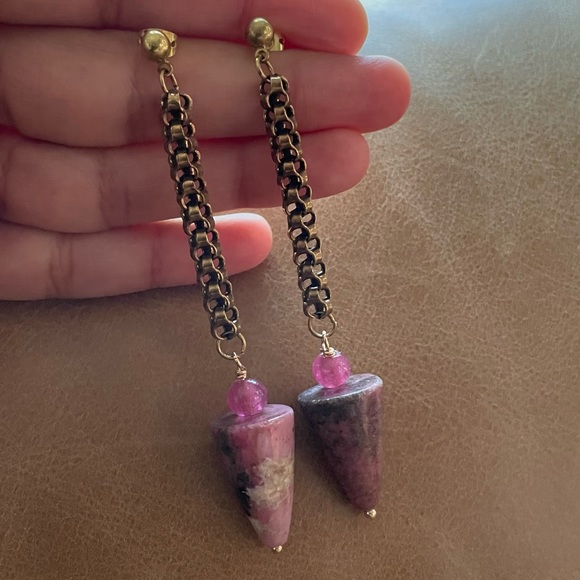 Pink stone marble w glass bead cone conical shape geometric organic earrings - Picture 5 of 8